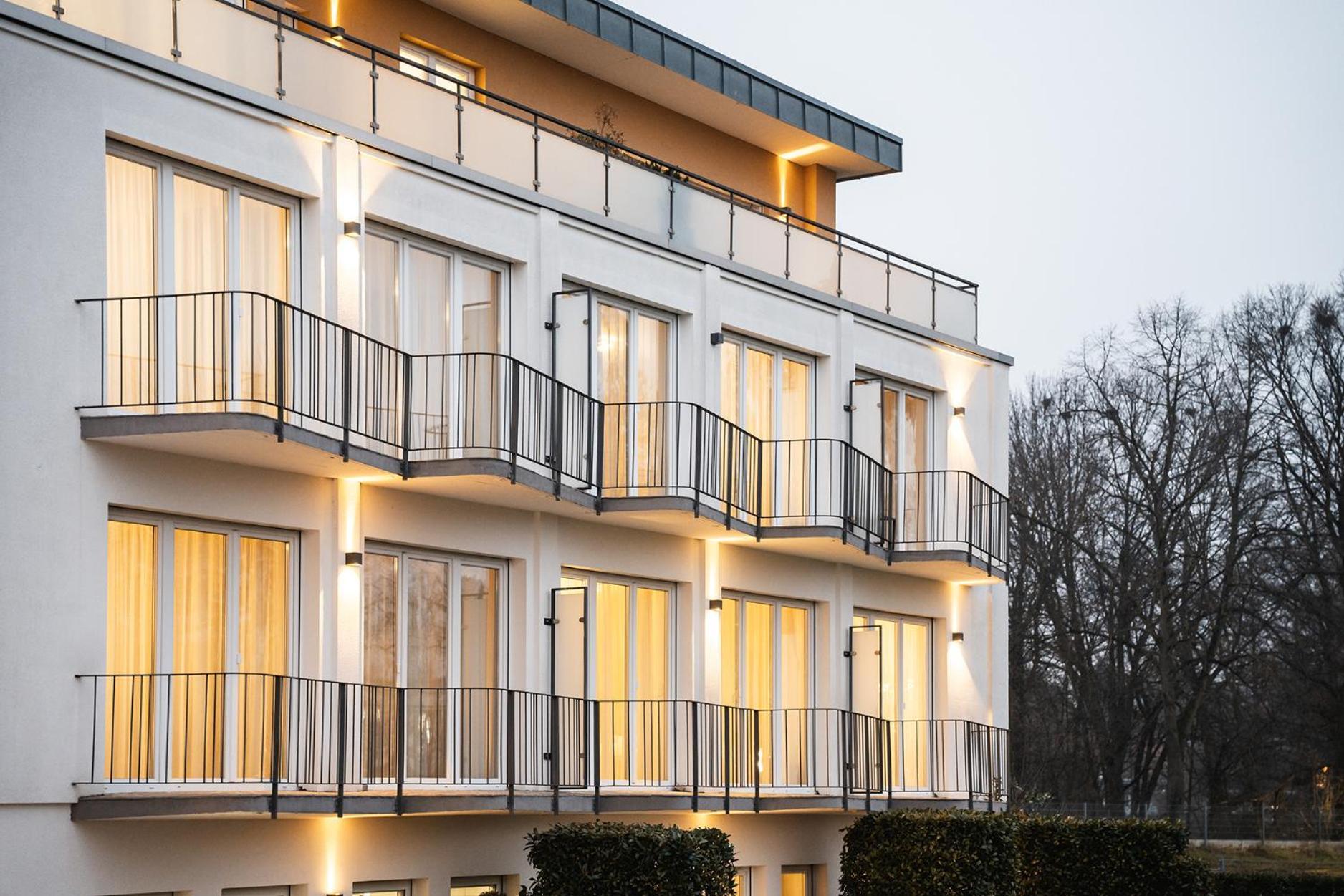 Hotel Vier Jahreszeiten An Der Therme & Kliniken Bad Krozingen Naehe Freiburg & Schwarzwald Ideal Fuer Wellness Kur & Business Ausfluege 24H Check In- Wlan & Parken Gratis Exterior foto