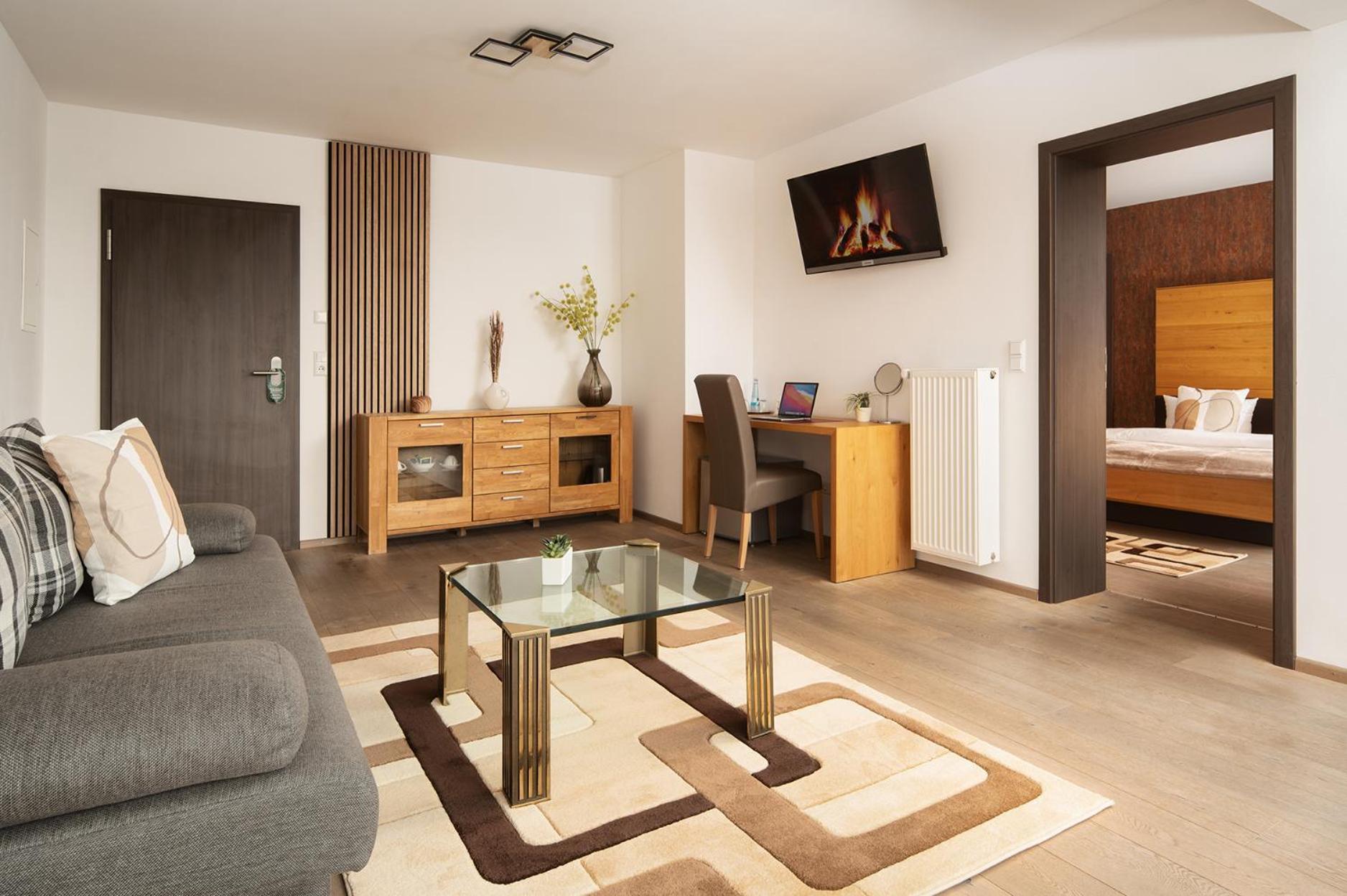 Hotel Vier Jahreszeiten An Der Therme & Kliniken Bad Krozingen Naehe Freiburg & Schwarzwald Ideal Fuer Wellness Kur & Business Ausfluege 24H Check In- Wlan & Parken Gratis Exterior foto