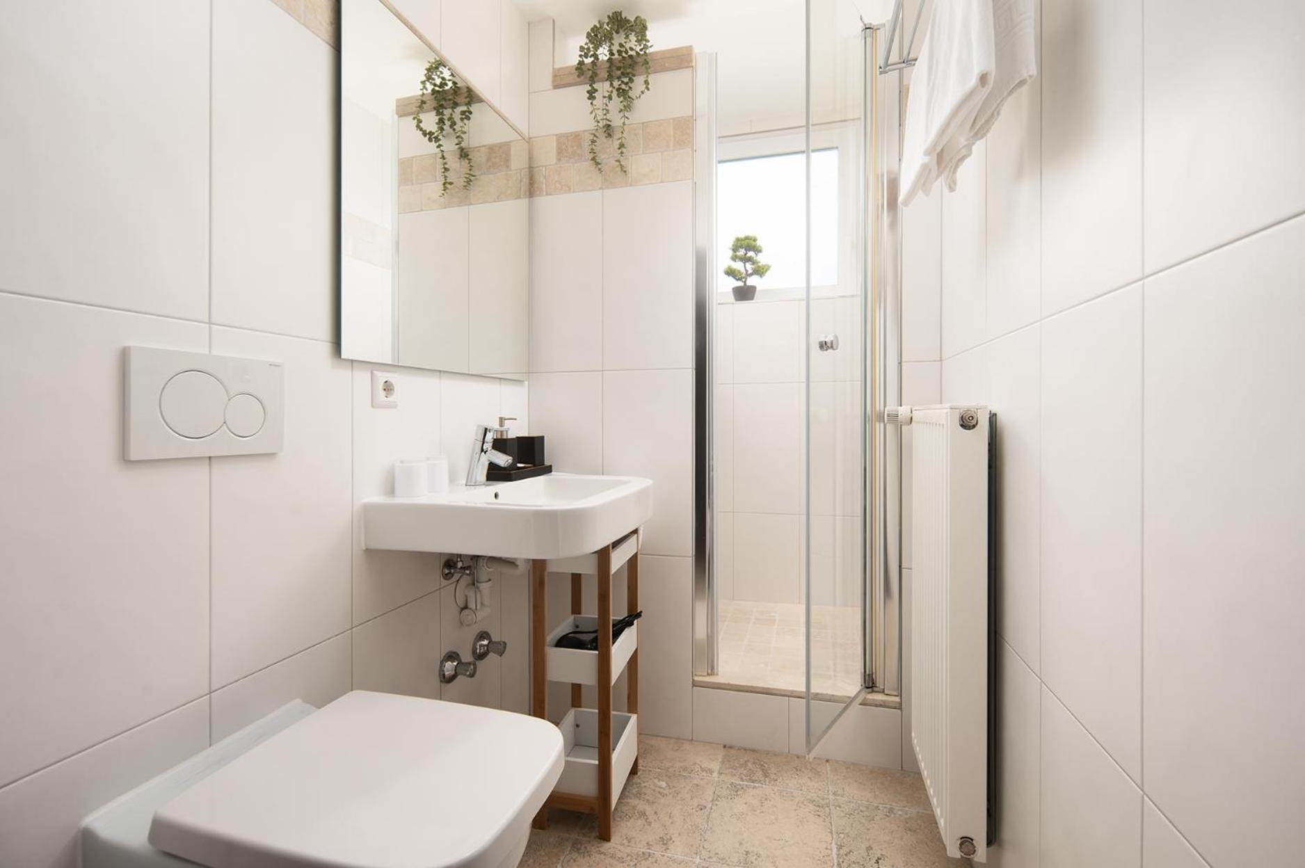 Hotel Vier Jahreszeiten An Der Therme & Kliniken Bad Krozingen Naehe Freiburg & Schwarzwald Ideal Fuer Wellness Kur & Business Ausfluege 24H Check In- Wlan & Parken Gratis Exterior foto